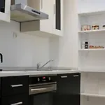 Boutique Mia, Amazing Location With Parking Apartment *
