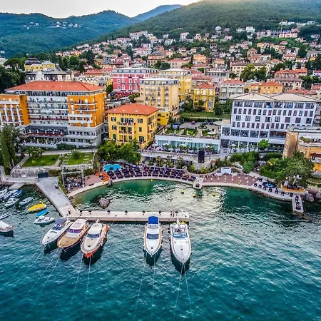 Boutique Mia, Amazing Location With Parking Опатия